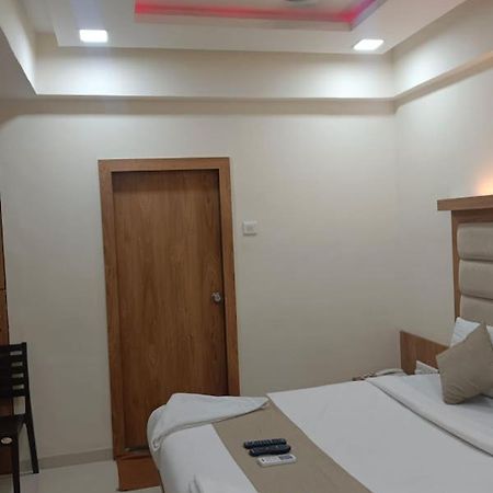 Sun Inn Residency , Наві-Мумбаї Екстер'єр фото