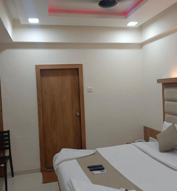 Sun Inn Residency , Наві-Мумбаї Екстер'єр фото