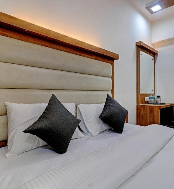 Sun Inn Residency , Наві-Мумбаї Екстер'єр фото